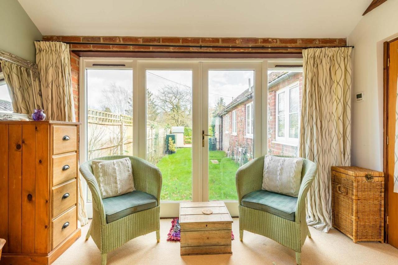 Host & Stay - Woodfalls Barn Burgh and Tuttington Екстериор снимка