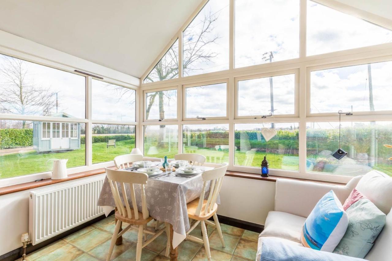 Host & Stay - Woodfalls Barn Burgh and Tuttington Екстериор снимка