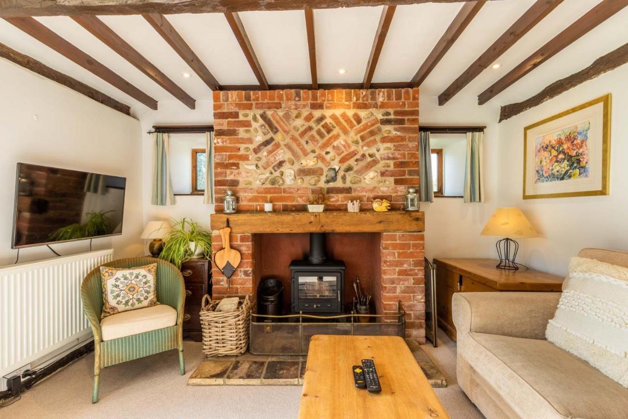 Host & Stay - Woodfalls Barn Burgh and Tuttington Екстериор снимка