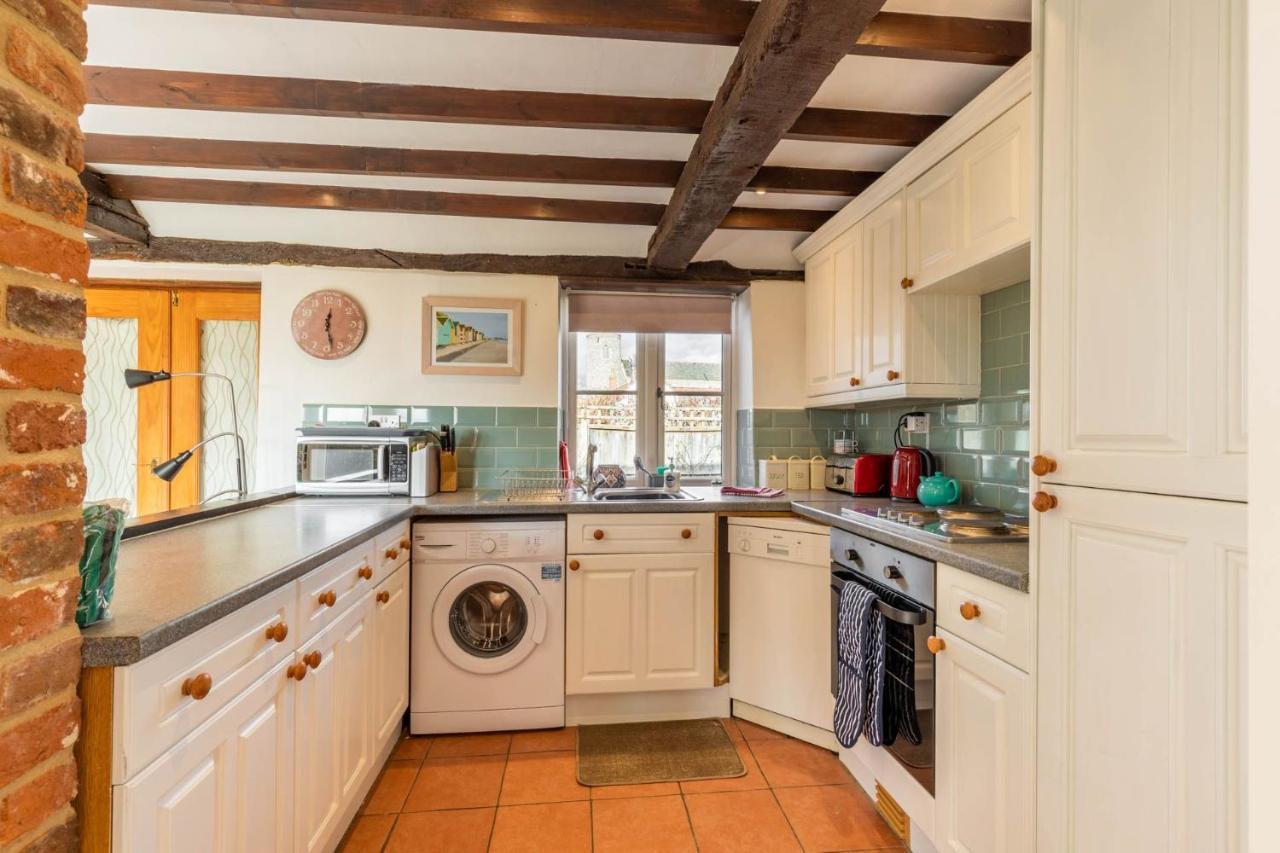 Host & Stay - Woodfalls Barn Burgh and Tuttington Екстериор снимка