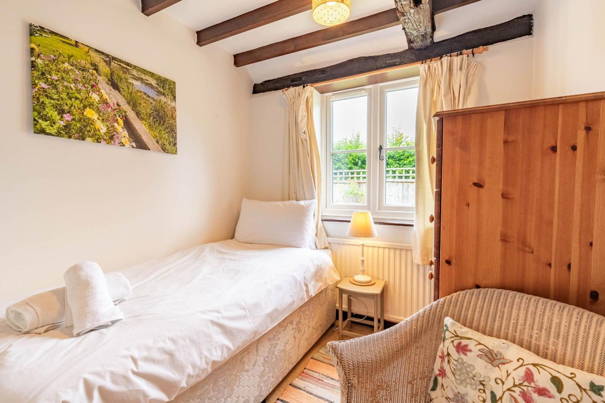 Host & Stay - Woodfalls Barn Burgh and Tuttington Екстериор снимка